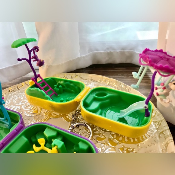 2019 FINGERLINGS Mini Tiny Pop Open Keychain Playset Tiny Figures Sloth Unicorn - Picture 6 of 15